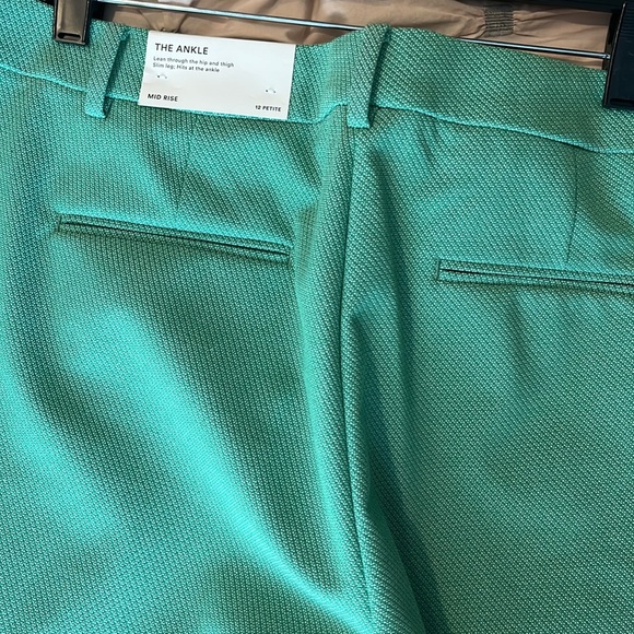 NWT Ann Taylor 12 petite green textured cropped slacks - Picture 8 of 8